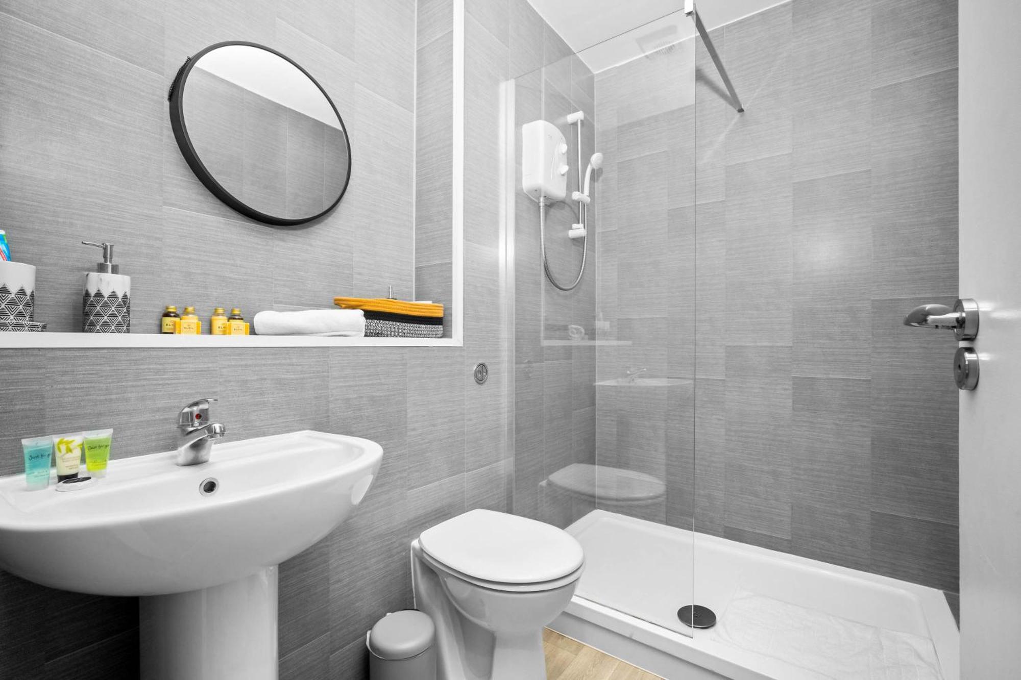 Luxury Apartment - Secure Parking - Gated Development - Near Jq & Birmingham City Centre 6Sh Ngoại thất bức ảnh